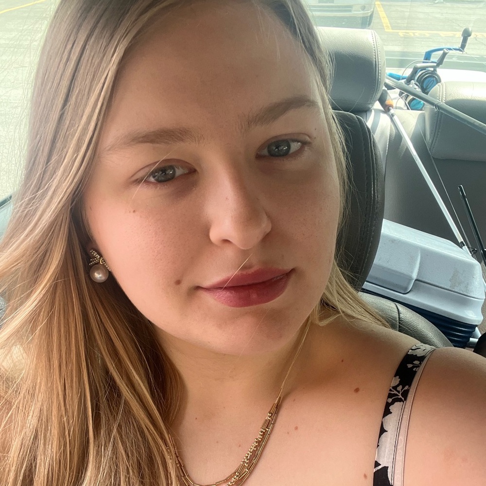 Meet your Posher, Alyna